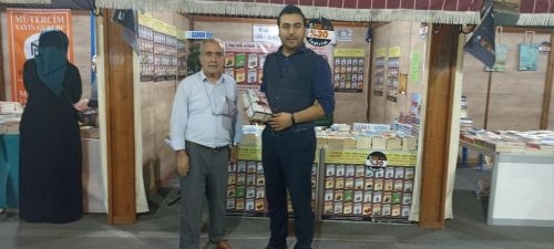 Batmanlı yazar Akbel’in standına ilgi