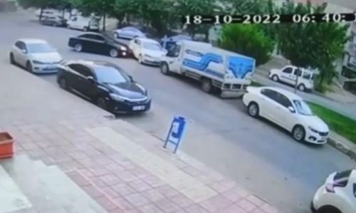 PARK HALİNDEKİ ARACA VURUP KAÇTI