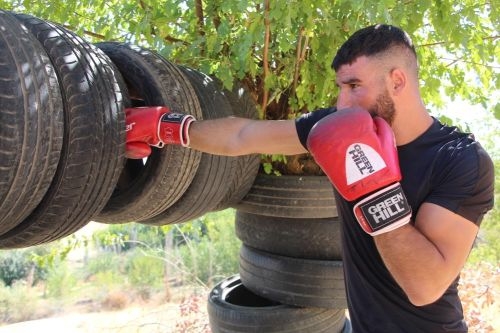 Kamyon lastikleriyle şampiyonaya hazırlandı