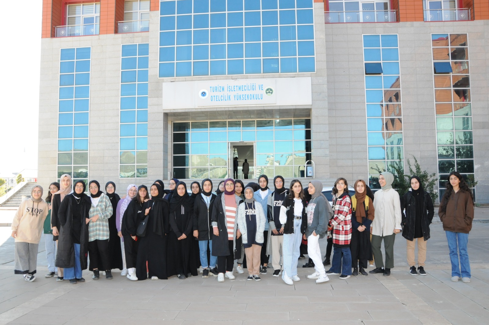 Lise öğrencilerden üniversiteye ziyaret