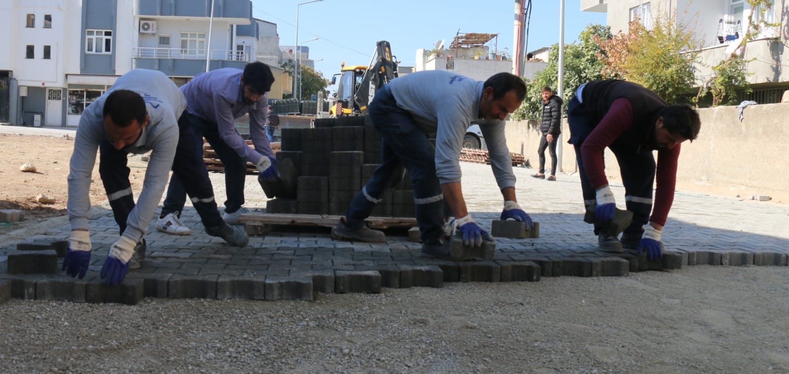 621 Bin metrekare kilitli parke döşendi