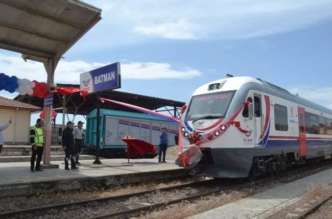 Raybüs tren çocukların hedefinde!