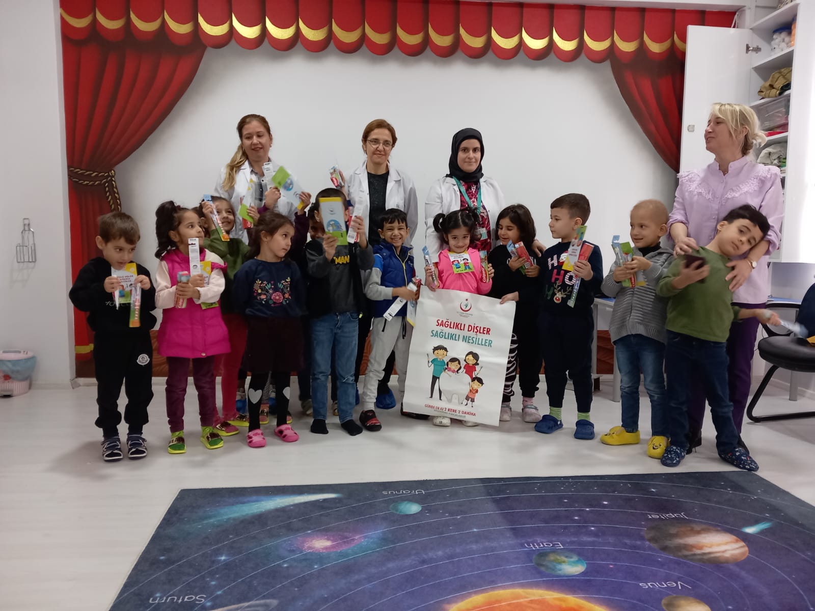 Belediyeden çocuklara diş fırçalama eğitimi