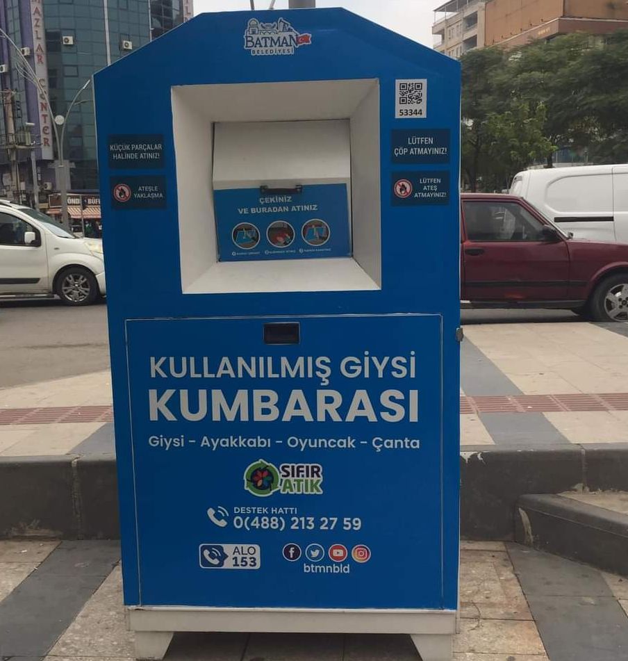 Giysi kumbaraları kuruldu