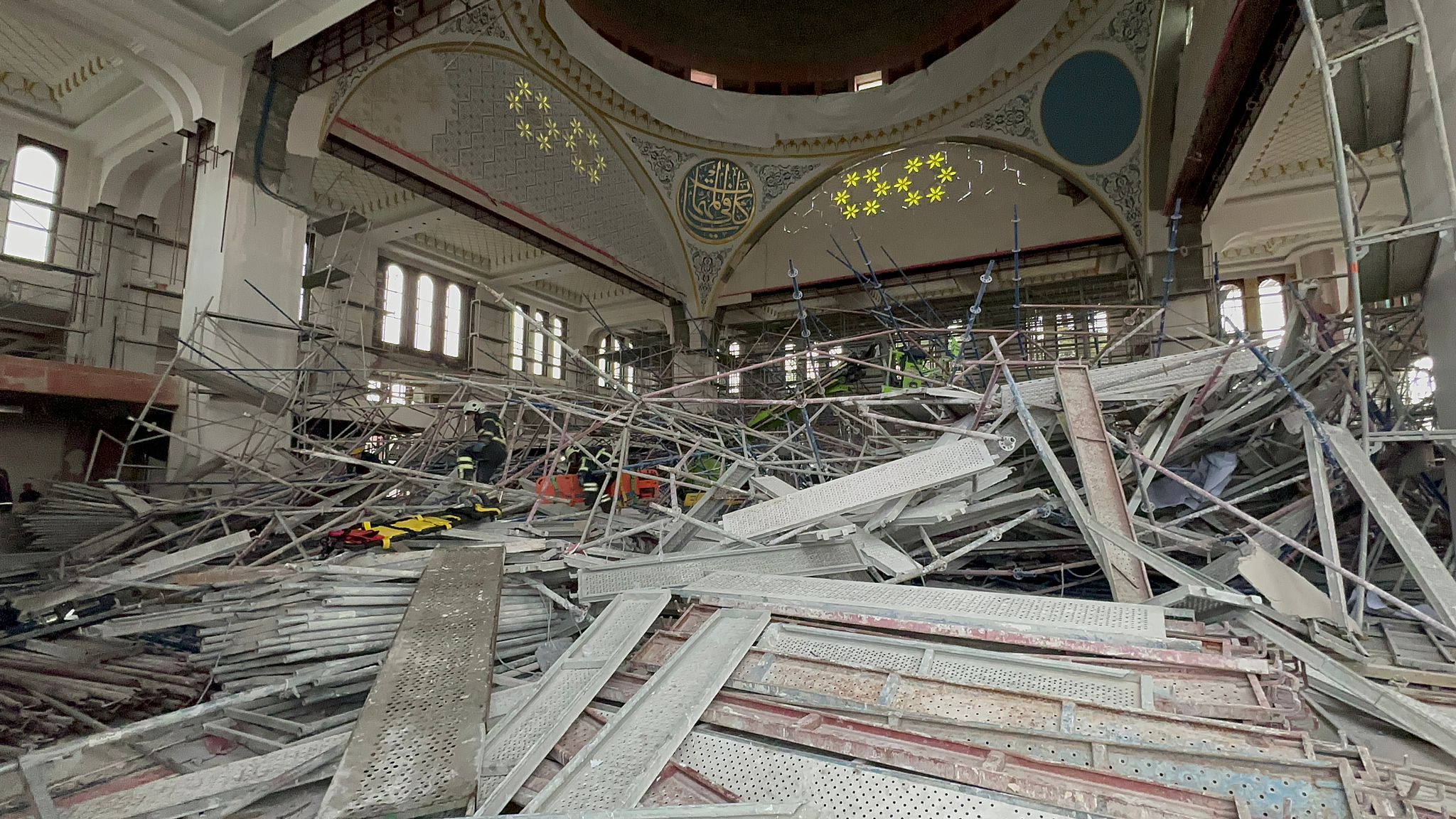 Esentepe cami külliyesi çöktü: 2 Ölü