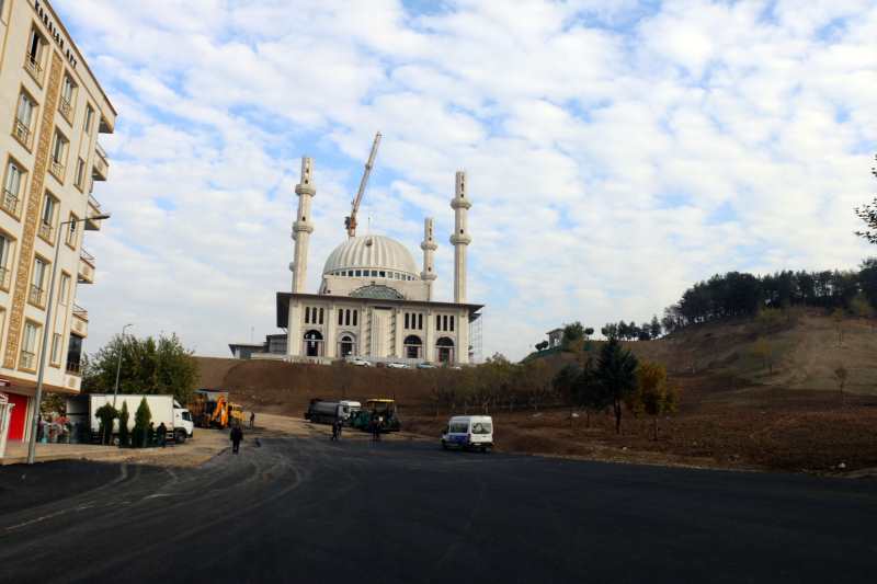 Külliye yolu asfaltlanıyor