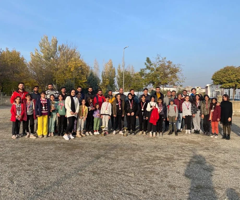 Küçük kızlarda Bocce heyecanı