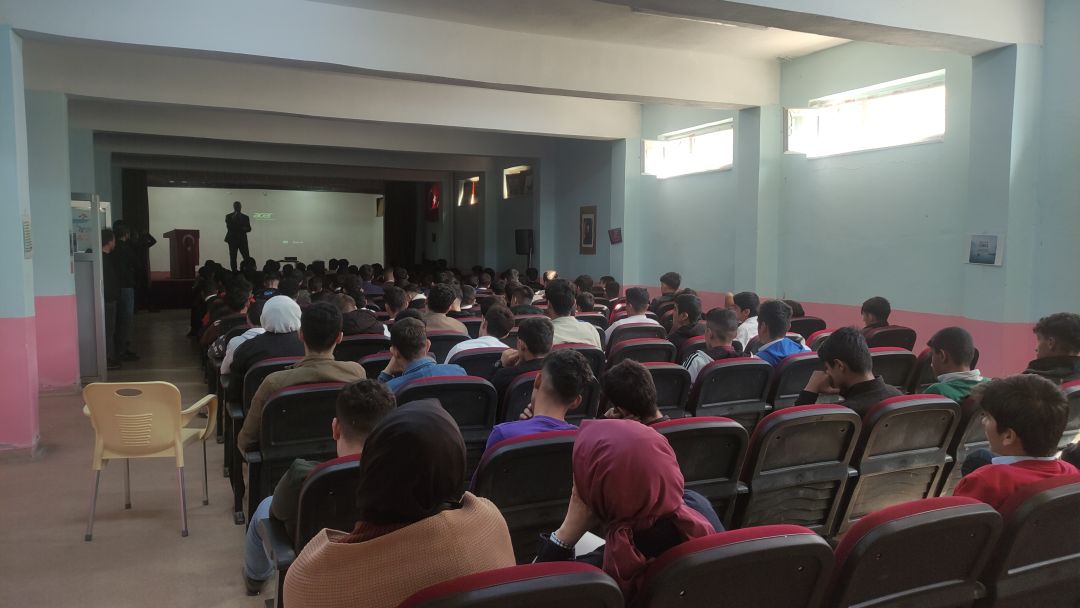 Özmen’den öğrencilere tavsiyeler