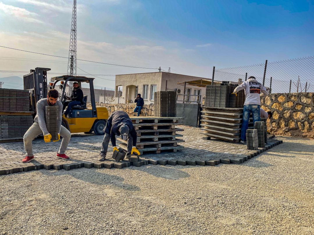 3 Köye 70 bin parke taşı döşendi