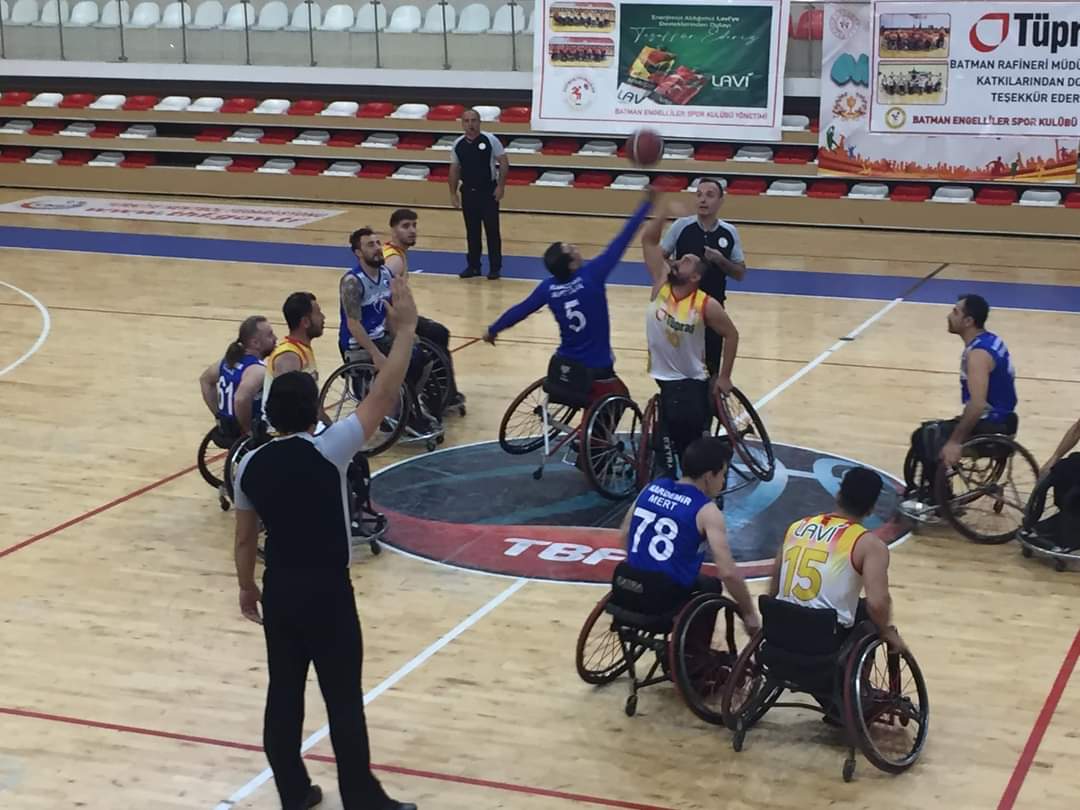 Basketbolcular evinde kayıp