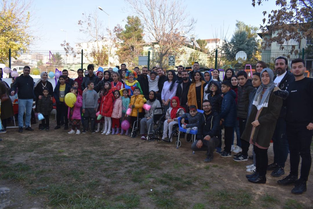 Batmanlı gençlerden örnek davranış
