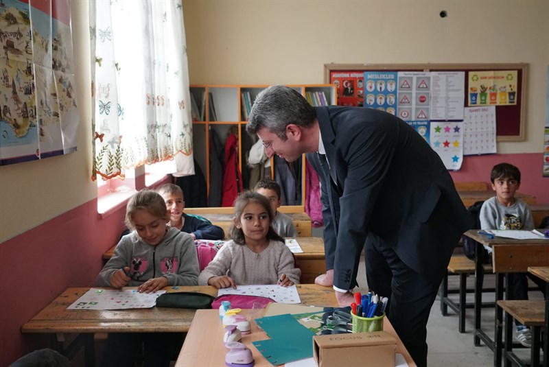Beşiri Kaymakamı Şener’den okullara ziyaret
