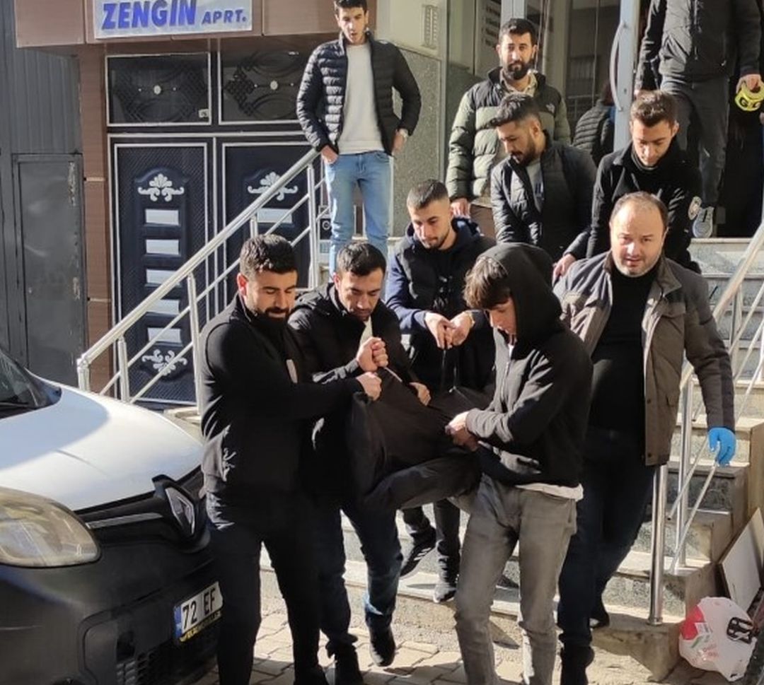 Bir genç daha yaşamına son verdi