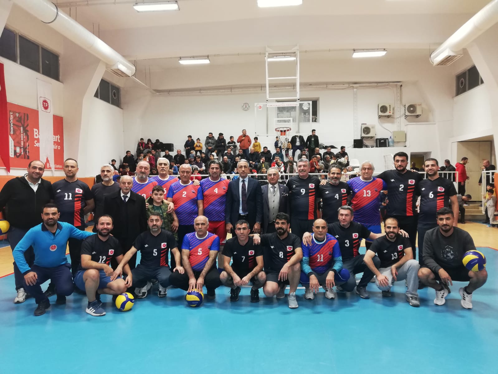 Emekli voleybol takımı finalde yarıştı