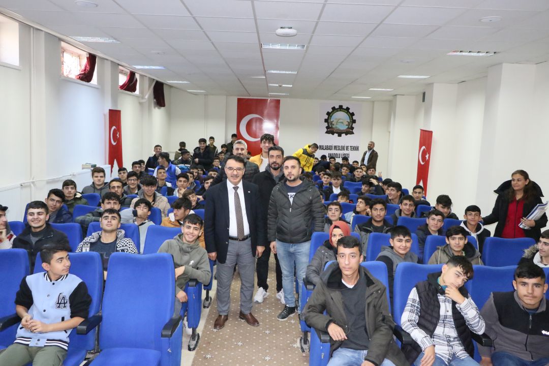 Eviz, liseli gençlerle buluştu