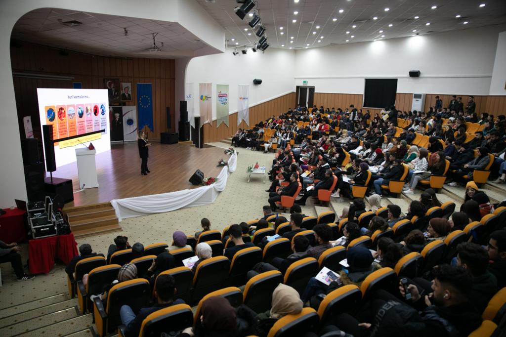 Girişimciler, üniversitede tecrübelerini paylaştılar