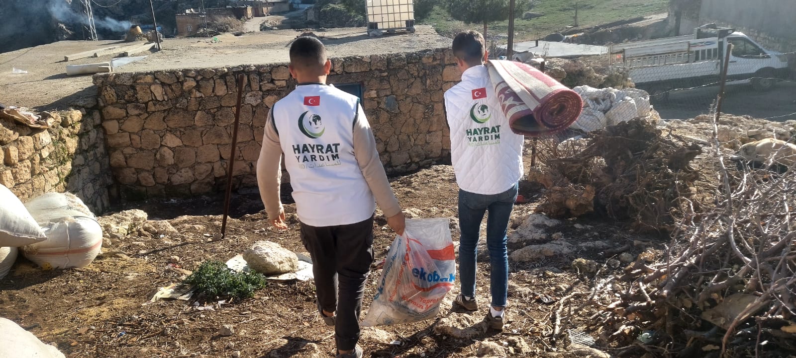 Hayrat yardımları aralıksız devam ediyor