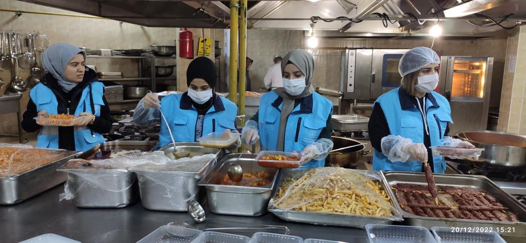 ‘Komşum Projesiyle’ sıcak yemek desteği