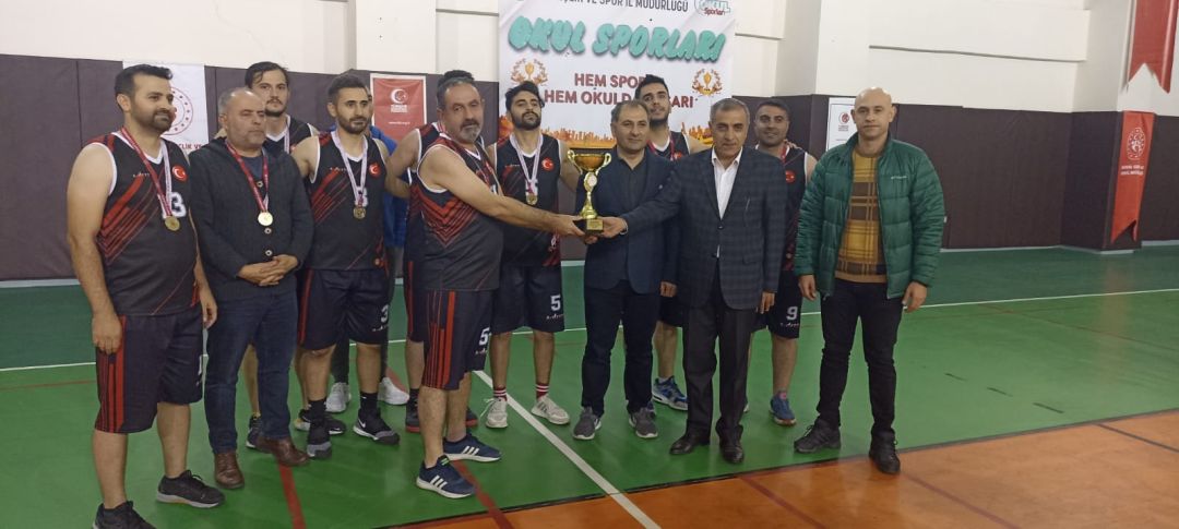 Kurumlar arası basketbol turnuvası sona erdi