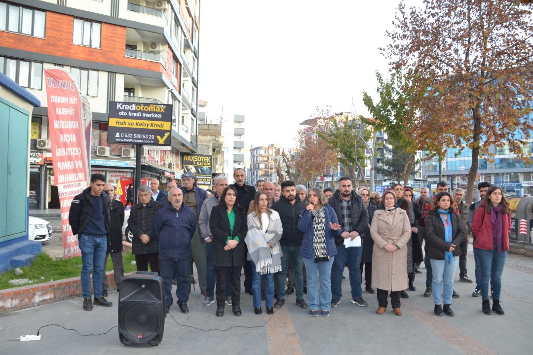 “Sadece biz varız diyorlar”