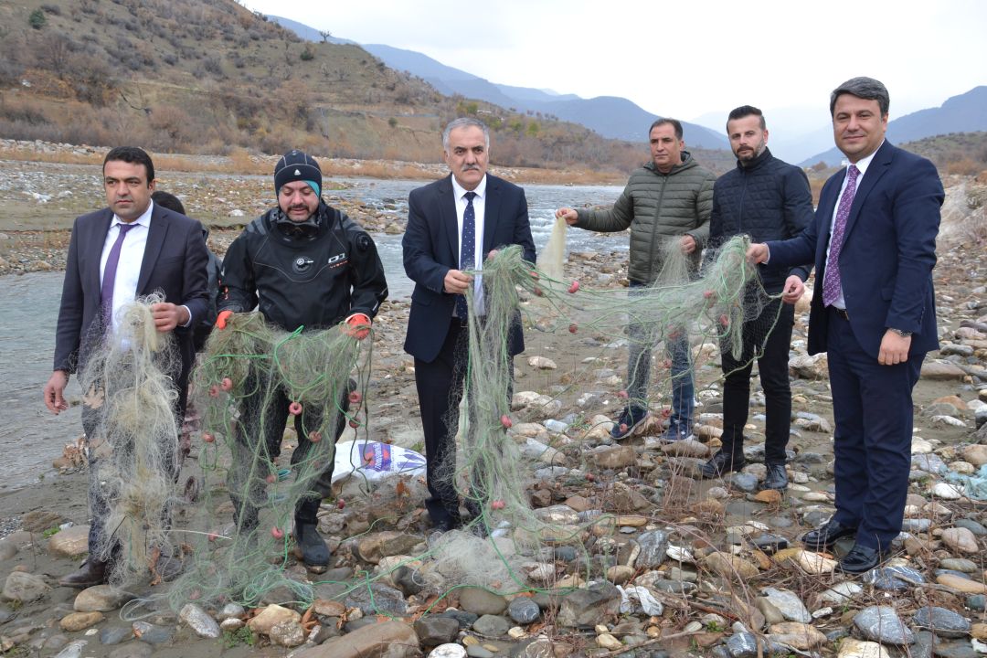 Sason’da ‘hayalet ağ’ temizliği