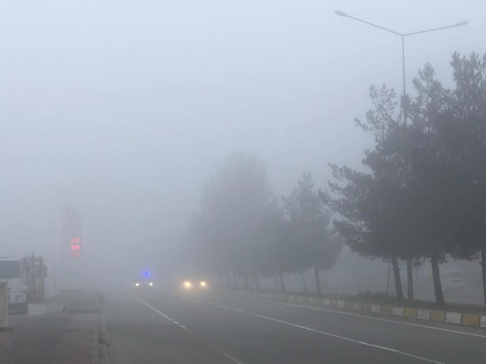 Yoğun sis zor anlar yaşatıyor