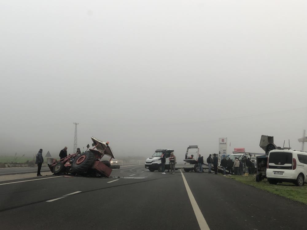 Yoğun sis kaza getirdi: 2 yaralı
