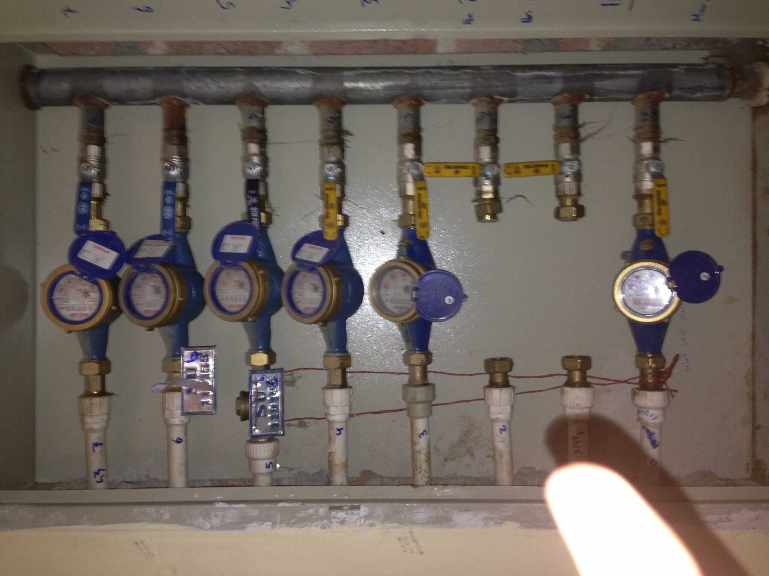 Hırsızlar su sayaçlarını dadandılar