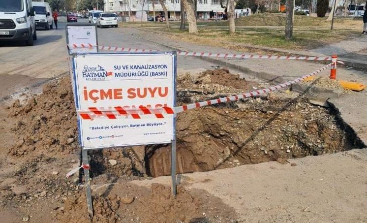 Bir haftadır böyle açık !