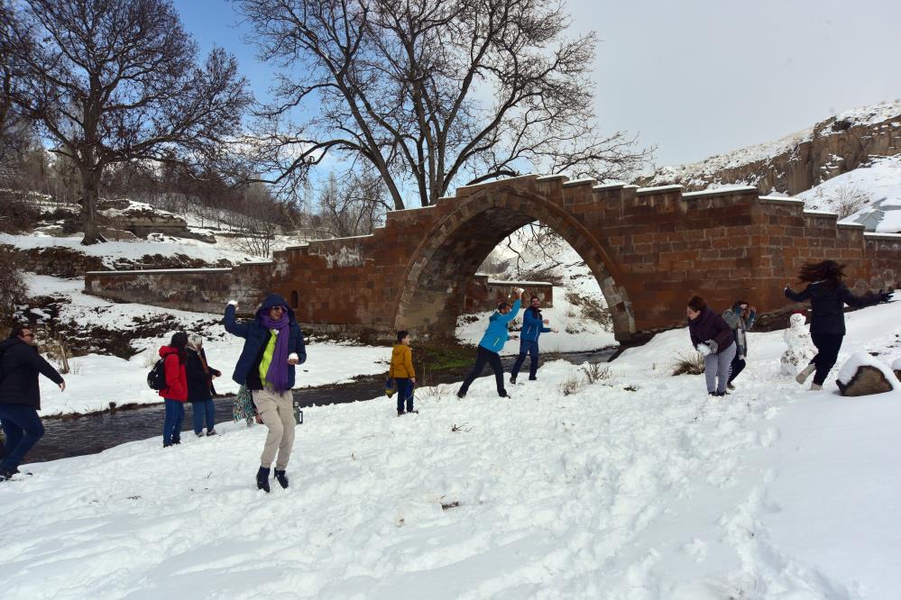 Batmanlı gezginler, Bitlis’te karın sefasını sürdüler