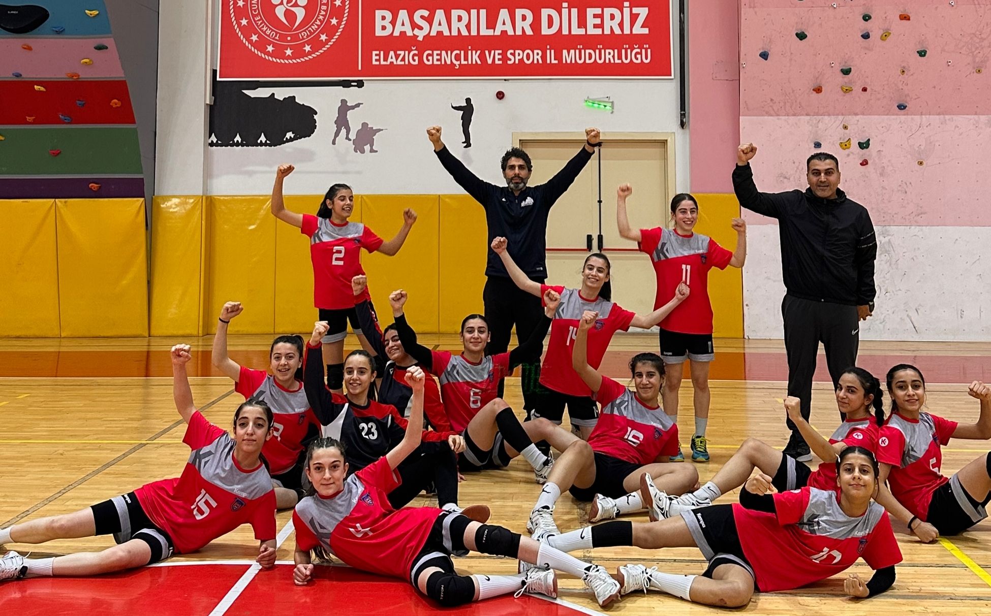 Batmanlı kızlar Türkiye finaline yükseldi