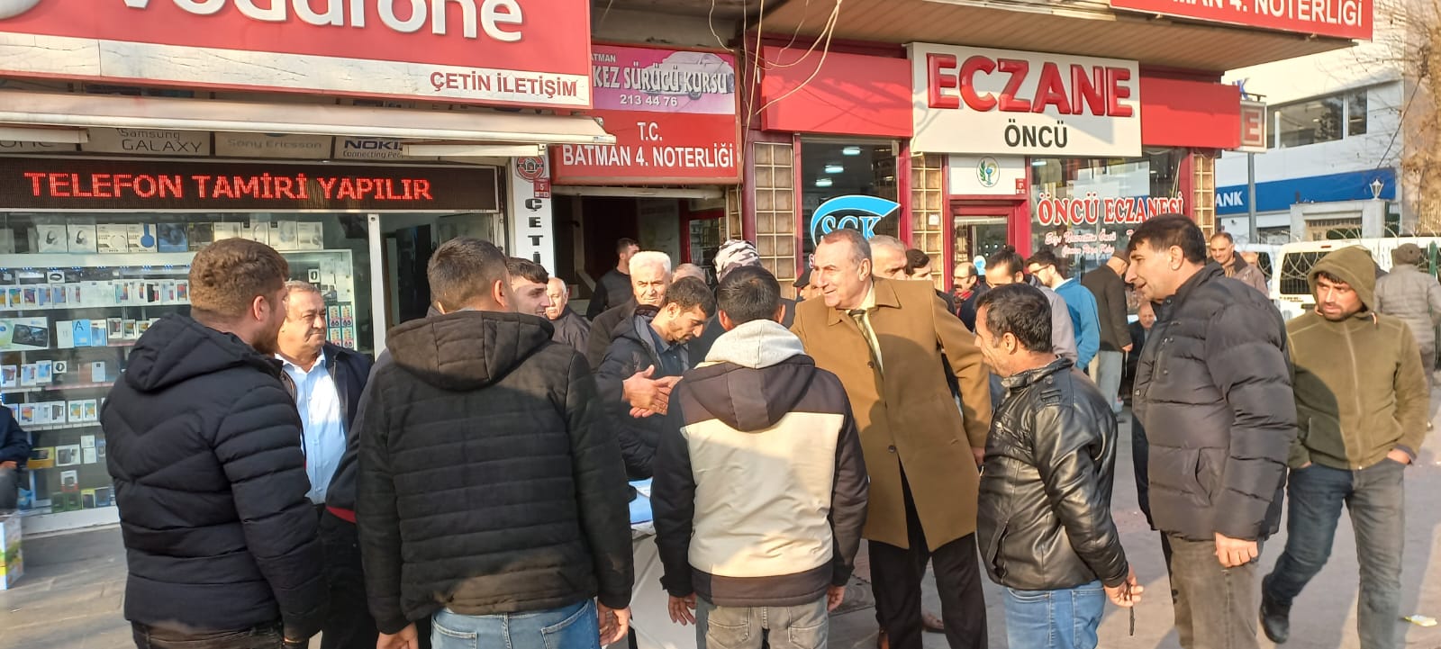 CHP’li Yaşar esnaf turunda