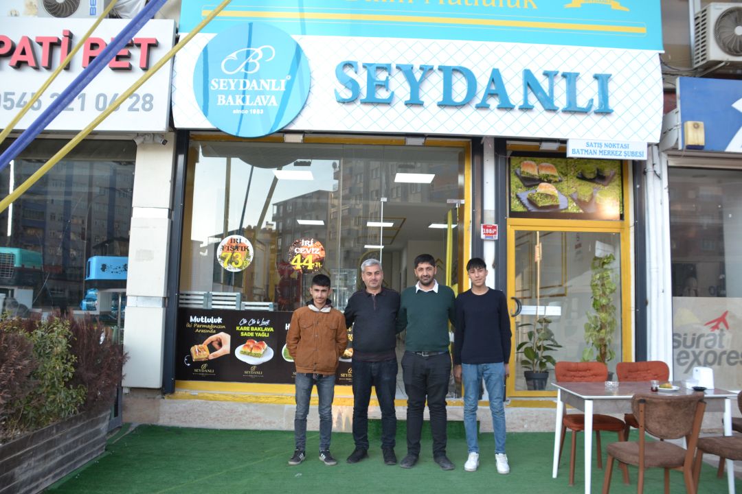 “Günde 300 tepsi baklava satıyoruz”