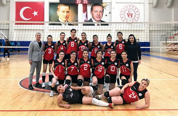 Kadın voleybol takımı durdurulamıyor