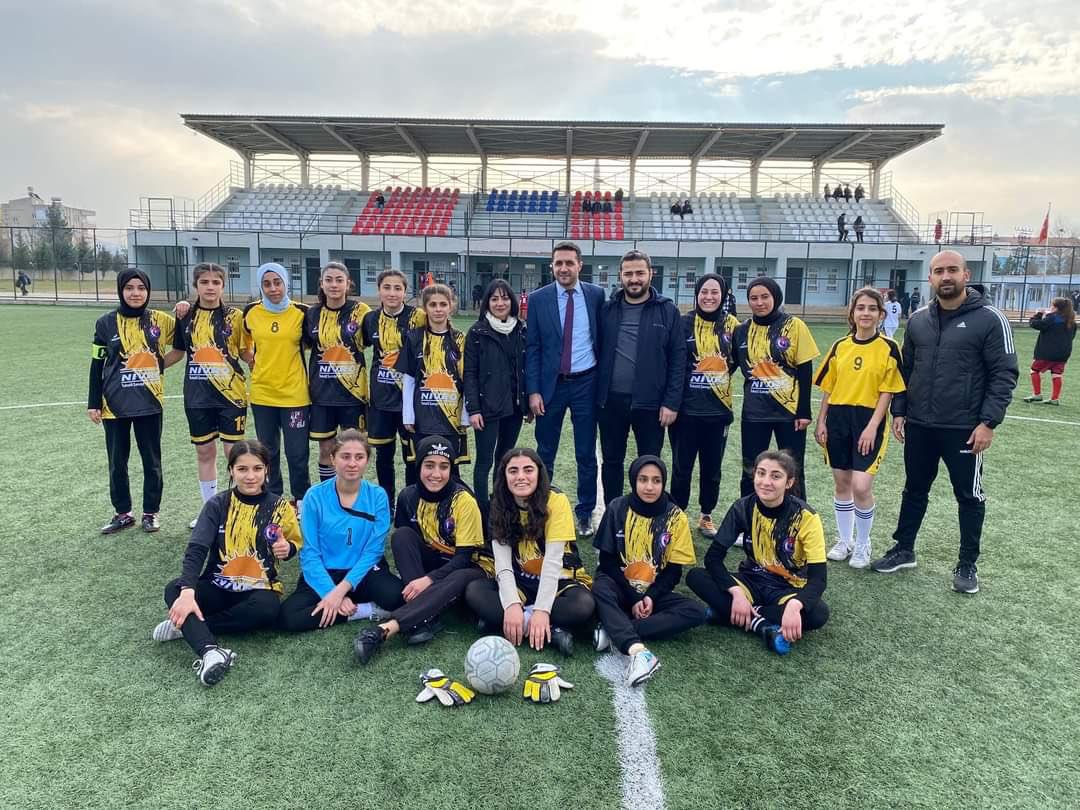 Kozluklu kızlar futbolda şampiyon