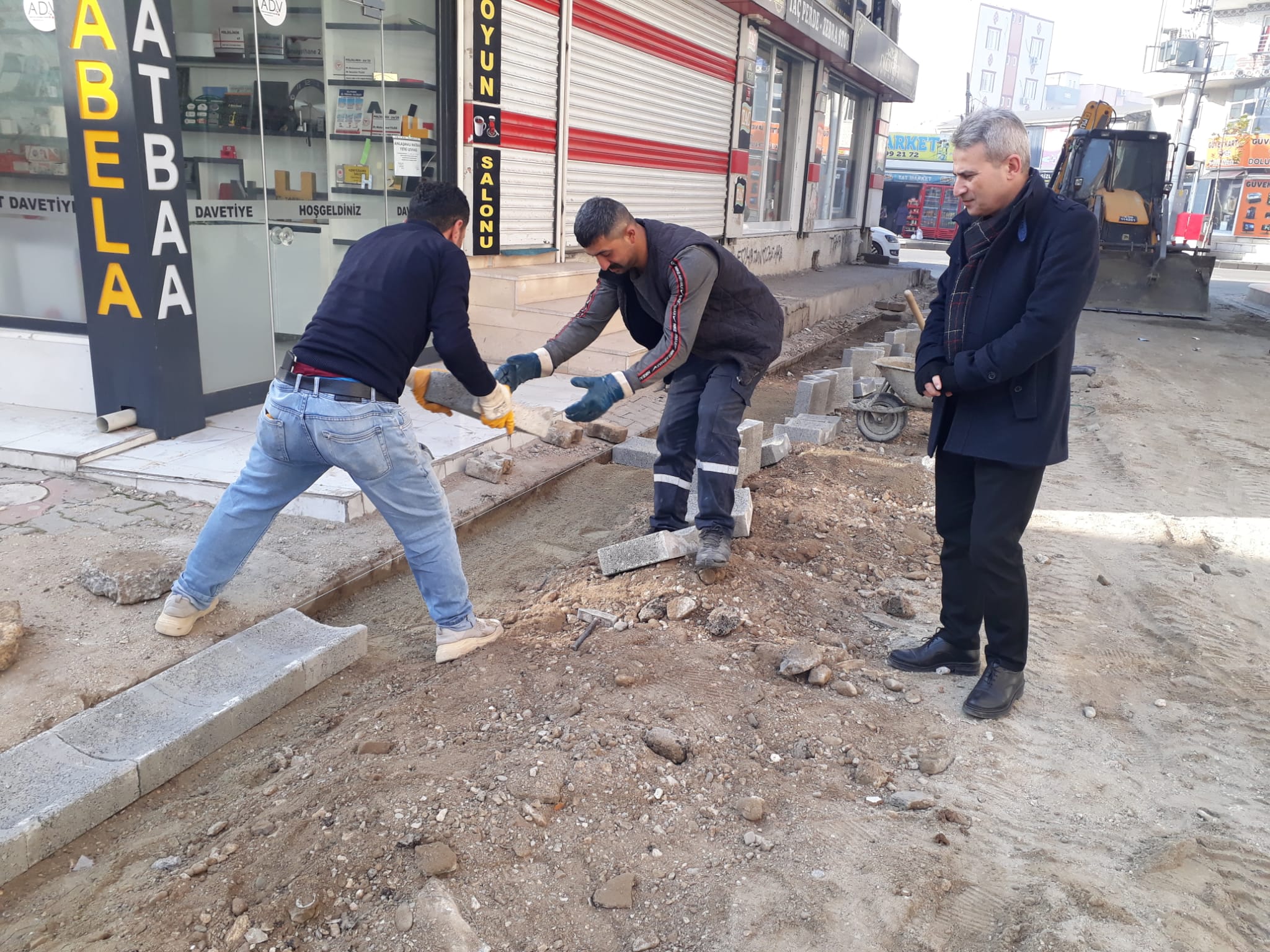 Mahalledeki çalışmaları yakından takip ediyor