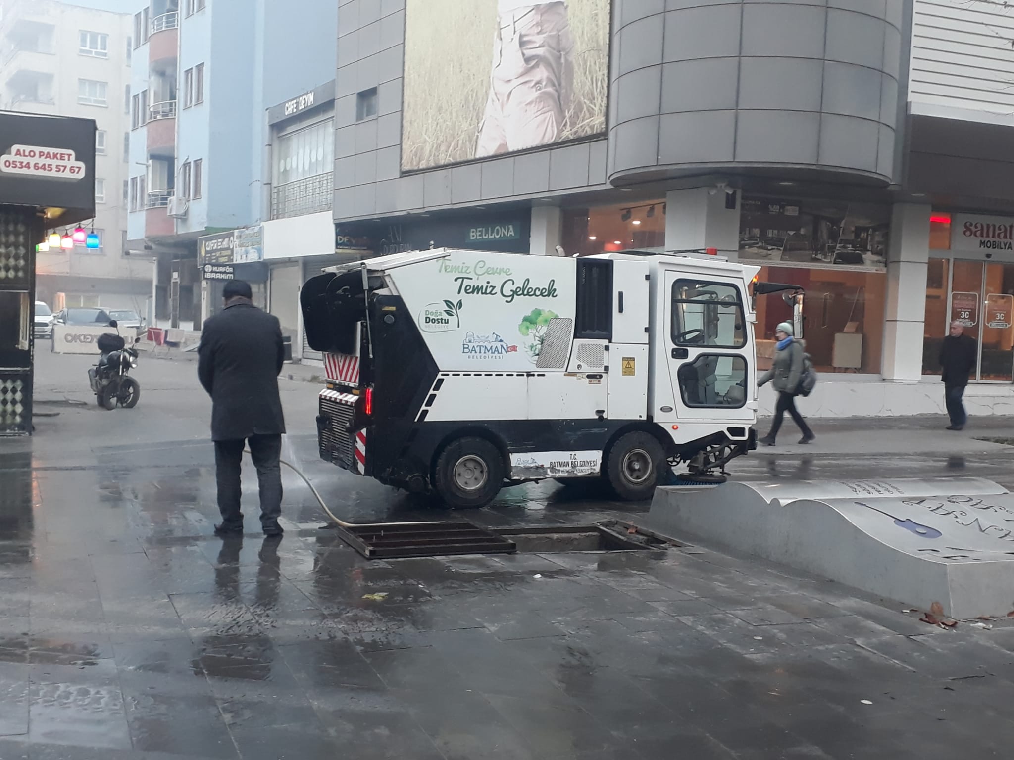 Mini çöp araçları her yerde