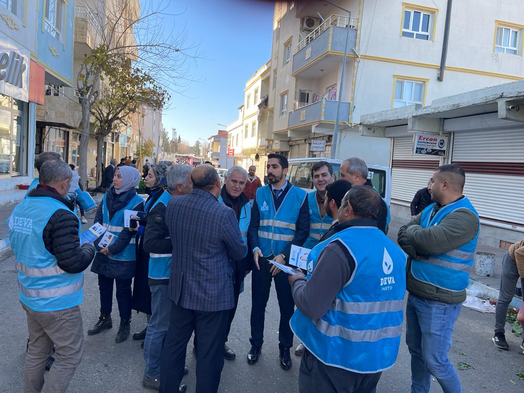 “Sahada olan tek partiyiz”