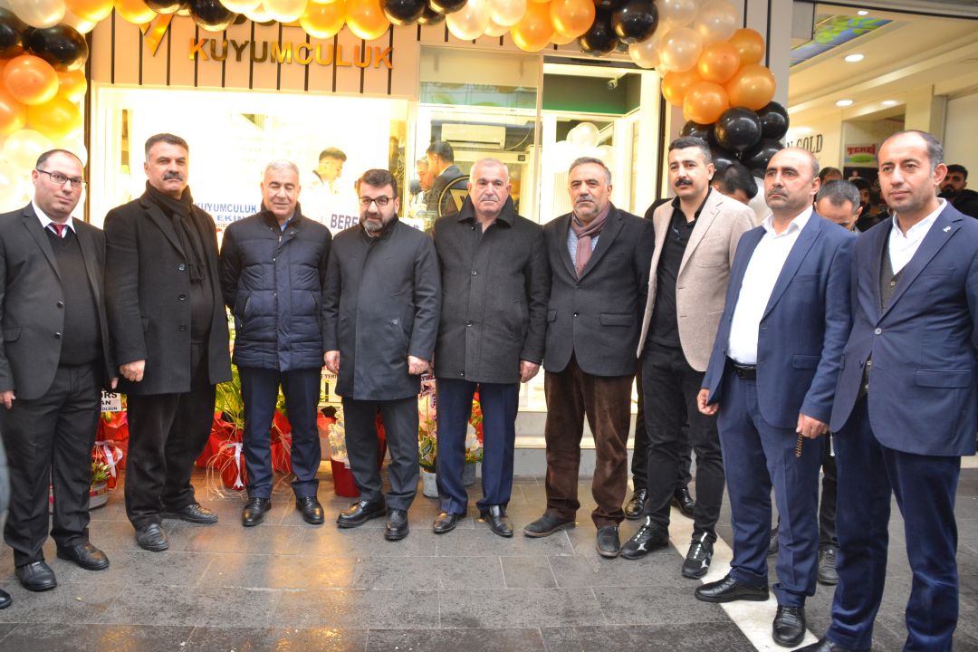 Yücebağ Kuyumculuk hizmete girdi