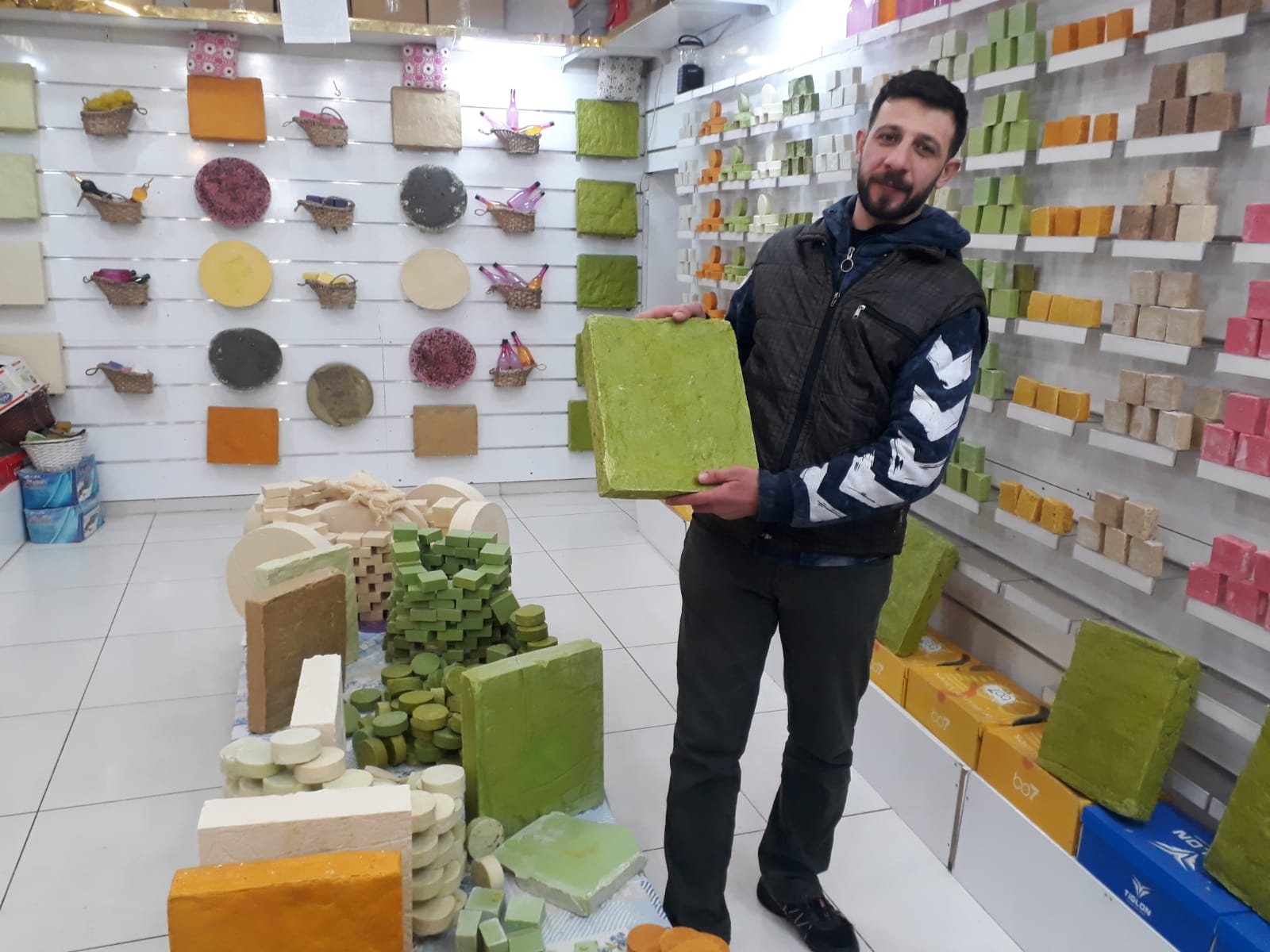 80 Çeşit sabun satıyor