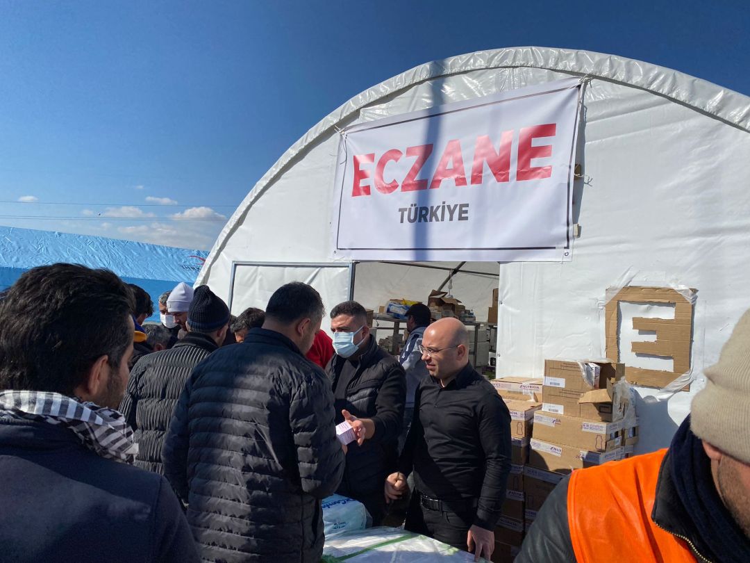 “Adıyaman’da sahra eczanesi kurduk”