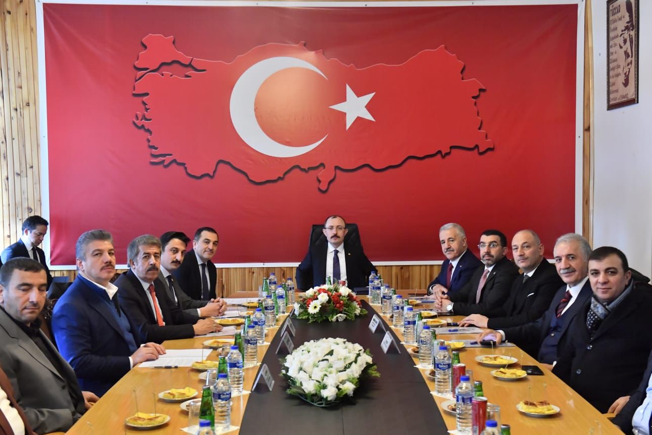 Ak Partili Çiçek, Kars’taydı