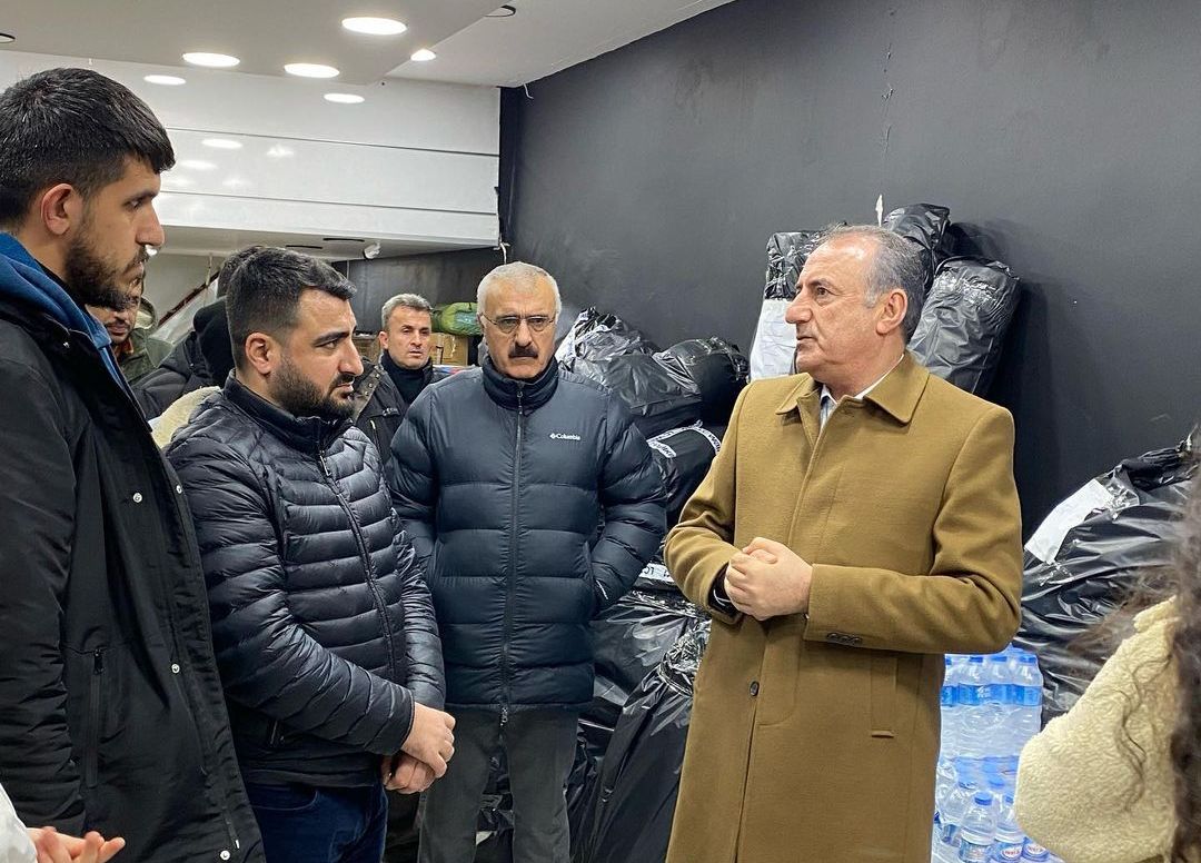 CHP’den deprem bölgesine yardım