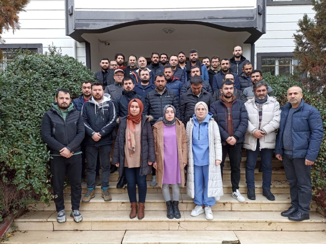 Eczacılardan yardım tırı