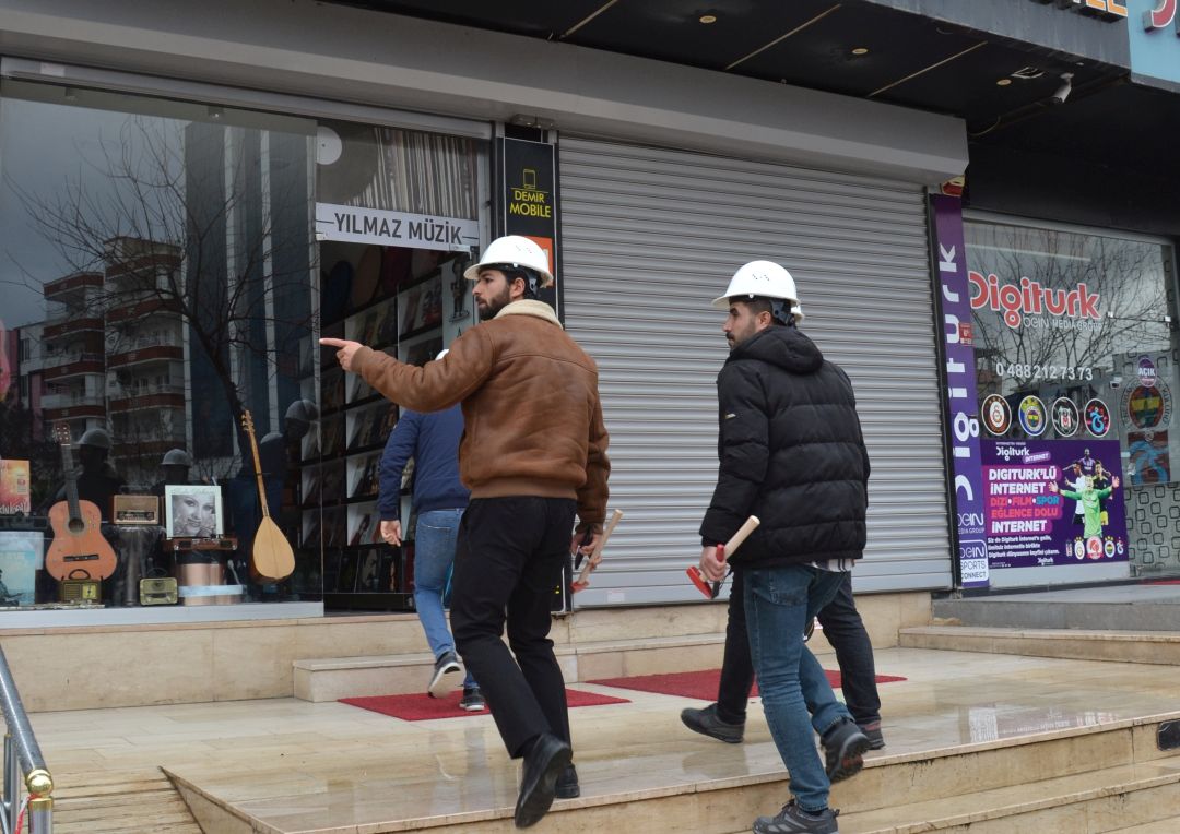 Hasarlı binalar tespit ediliyor