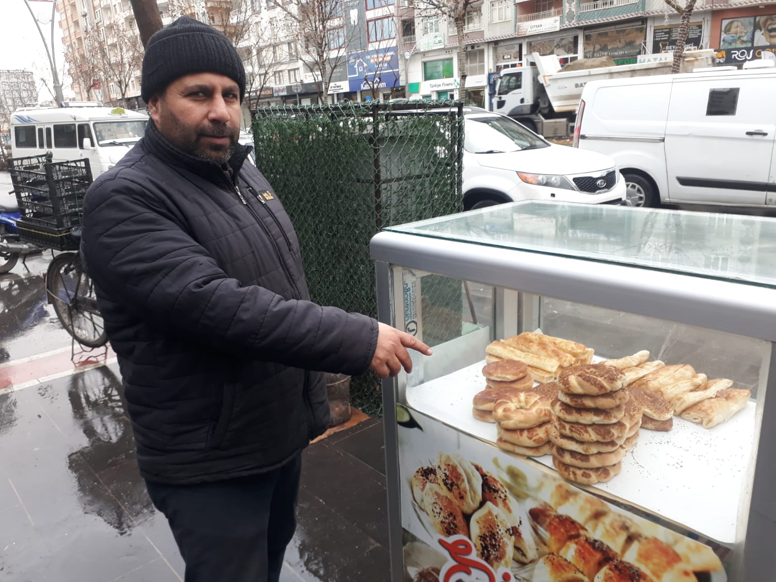 Hem imal ediyor, hem satıyor