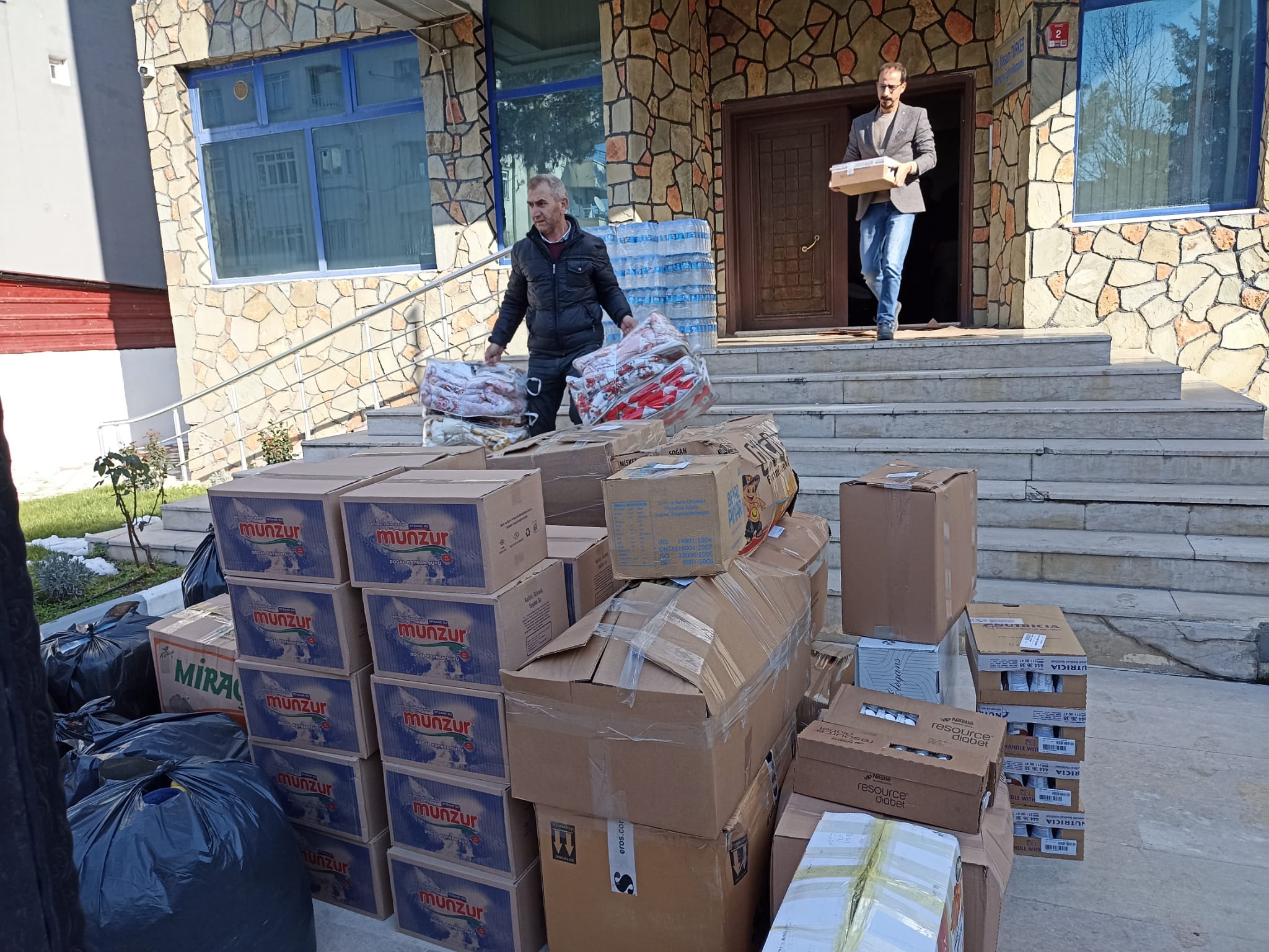 “Yardımlarımız devam ediyor”