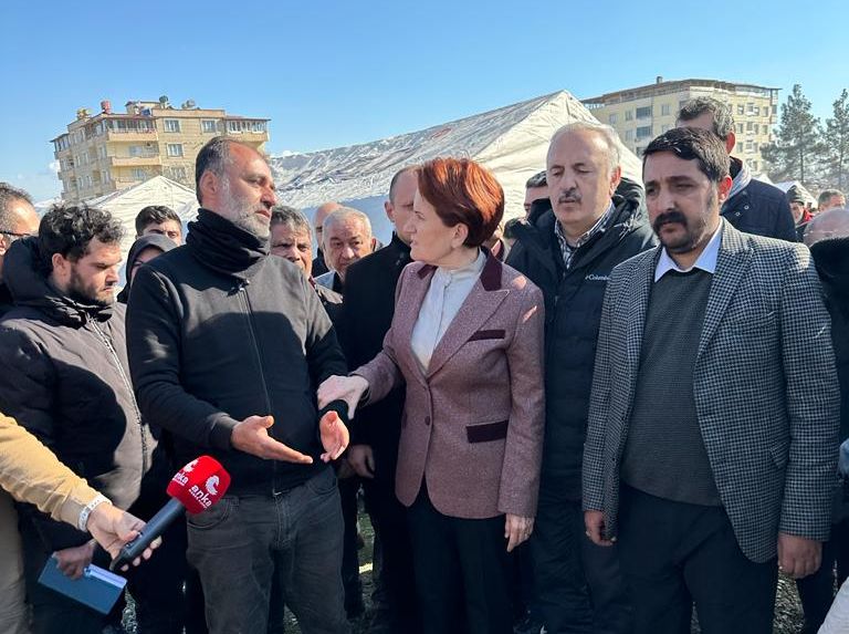 İYİ Partili Çelik, deprem bölgesindeydi