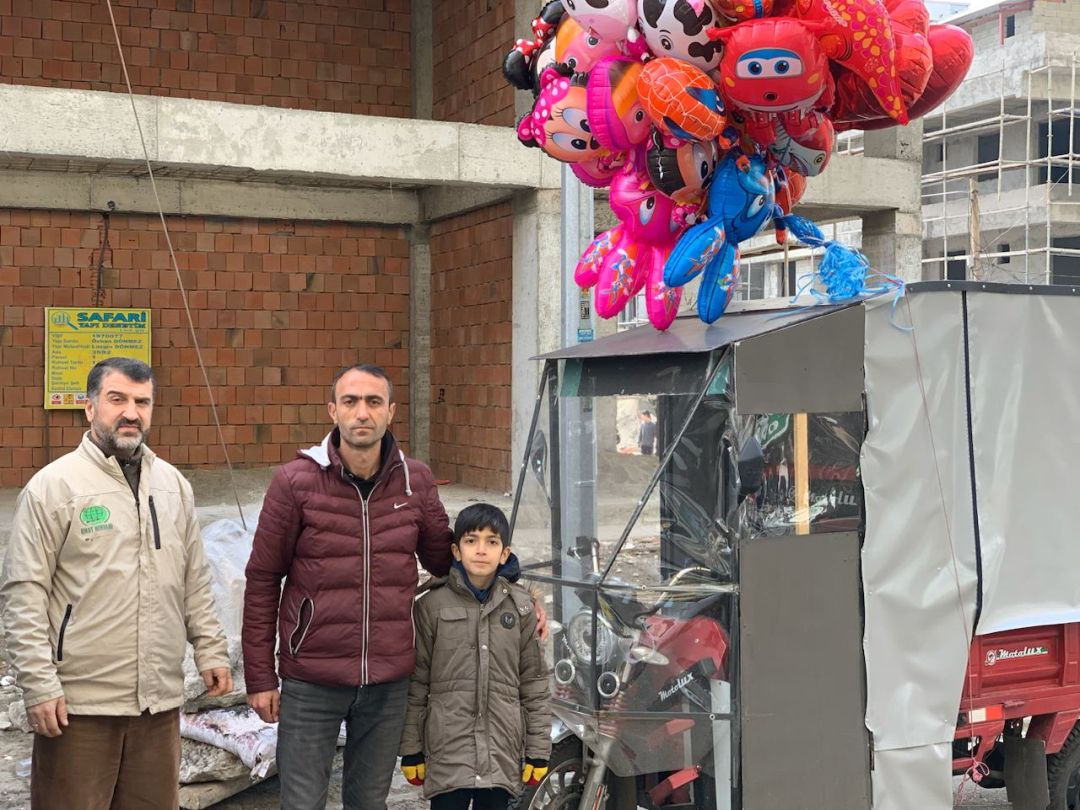 İki günlük kazancını bağışladı