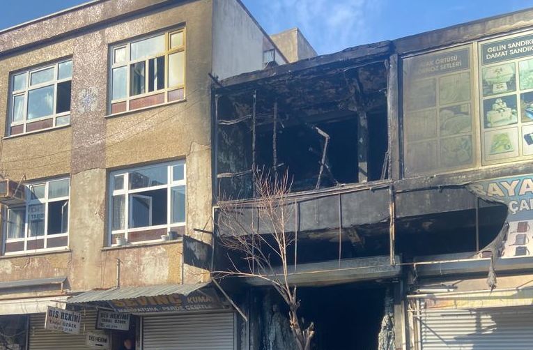 İşyeri küle dönen esnafa ziyaret